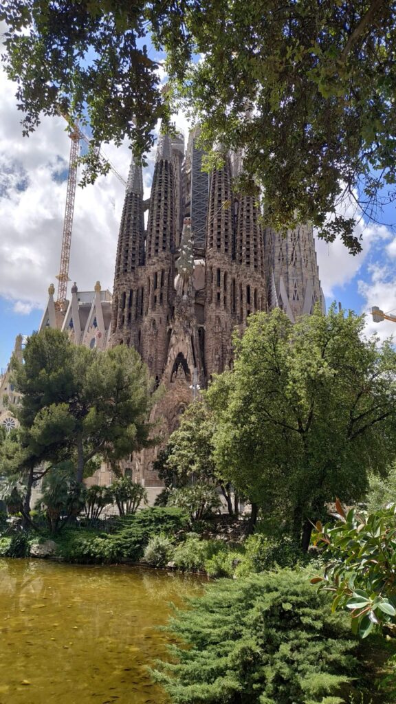 Sagrada Familia scaled 1